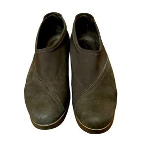 Arche nubuck and neoprene slip on shoes in black. Size 39. Gently worn.